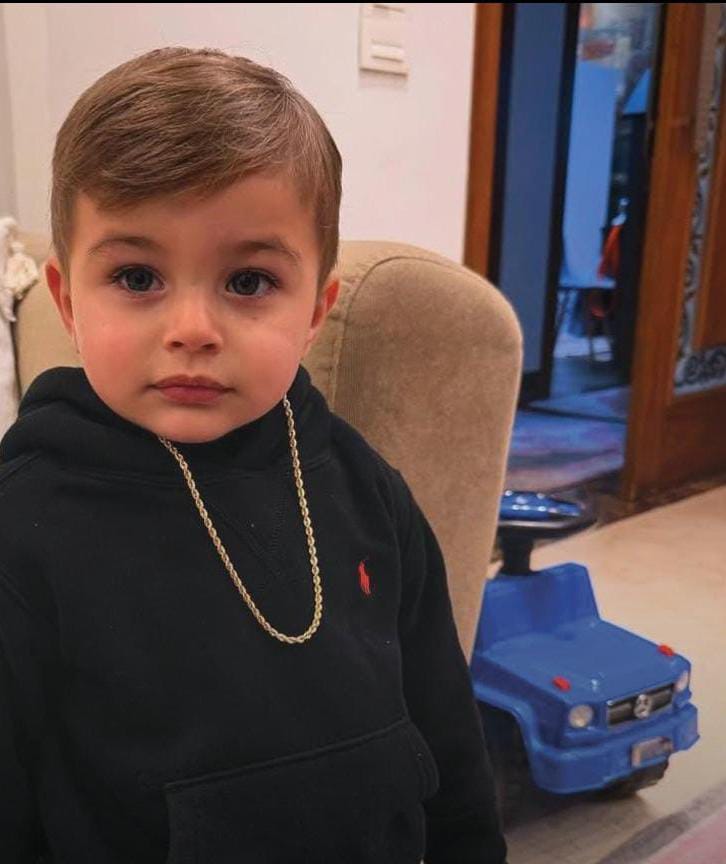 فاجعة أخرى 💔
وفاة الطفل إيليا محمود حمود من بلدة طيرفلسيه في جنوب لبنان بعد دهسه عن طريق الخطأ من قبل والده .