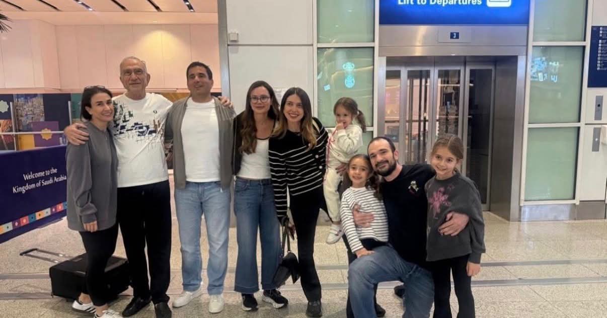 إخلاء سبيل رئيس بلدية الغازية السابق الحج محمد سميح غدار حيث كان باستقبال عائلته في مطار السعودية وذلك بعد توقيفه لمدة ثلاث سنوات