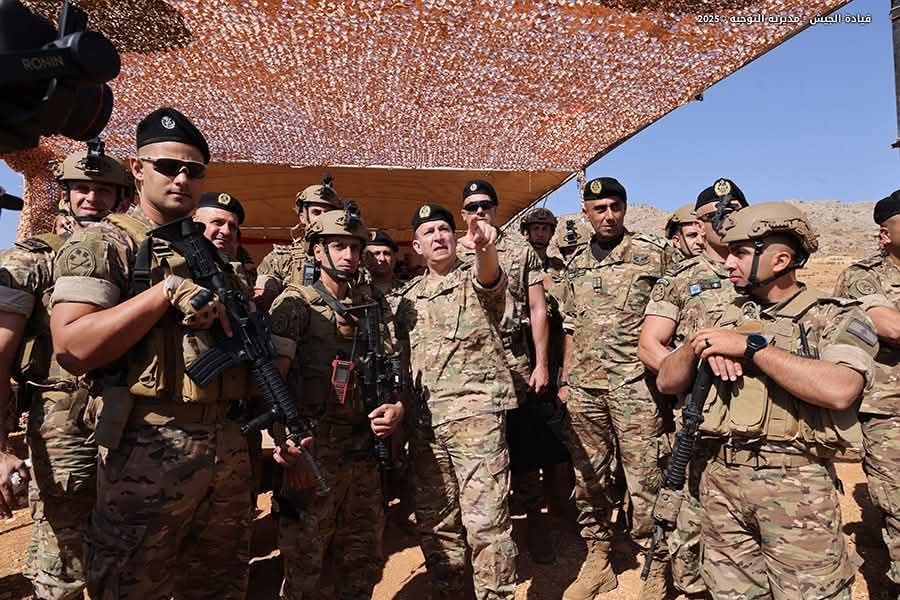 حين يرفض الجيش الإخلاء، فهو يعلن أن الكرامة لا تُخلى، والسيادة لا تُفرّط.
 
 قرار الجيش بالبقاء في كفردونين رسالة واضحة: الأرض لنا، والدم الذي يحرسها لبناني.
الله والجيش💚 ❤️