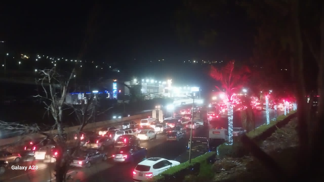 زحمة سير خانقة على اوتوستراد السعديات بإتجاه الجنوب بسبب حادث سير 