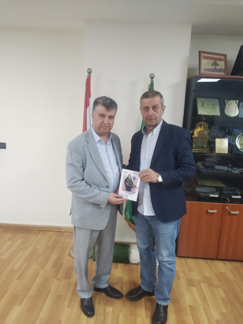 رسالة شكر من الشاعر الأستاذ محمد معلم الى رئيسى مكتب دولة الرئيس نبيه بري النائب الحاج هاني قبيسي لرعايته حفل توقيع كتابة الجديد (المشتهون وطناً(